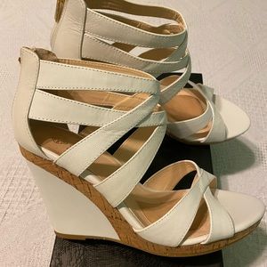 Isola Alisha White Elegant Wedges Size 8 1/2